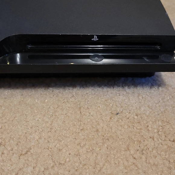 Playstation 3 console and remote - Picture 2 of 7